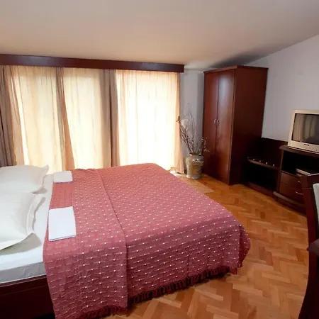 Agava Begic Makarska