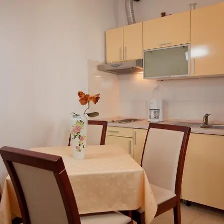 Апартаменти Agava Begic *